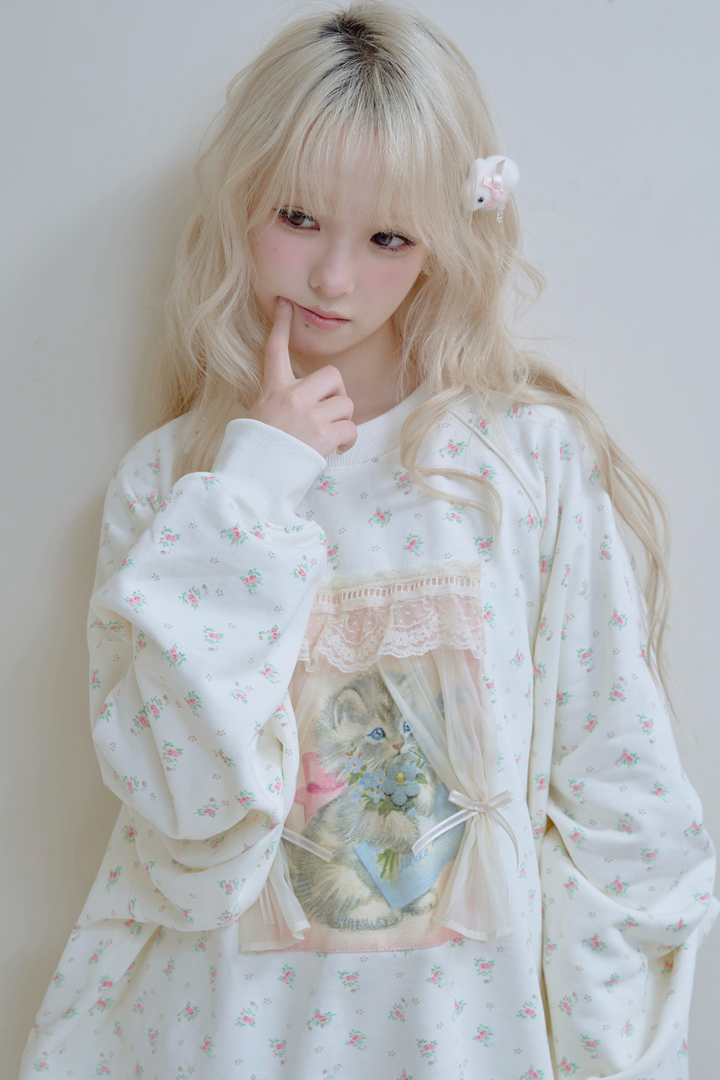 フローラルキャットレースカーテンスウェット