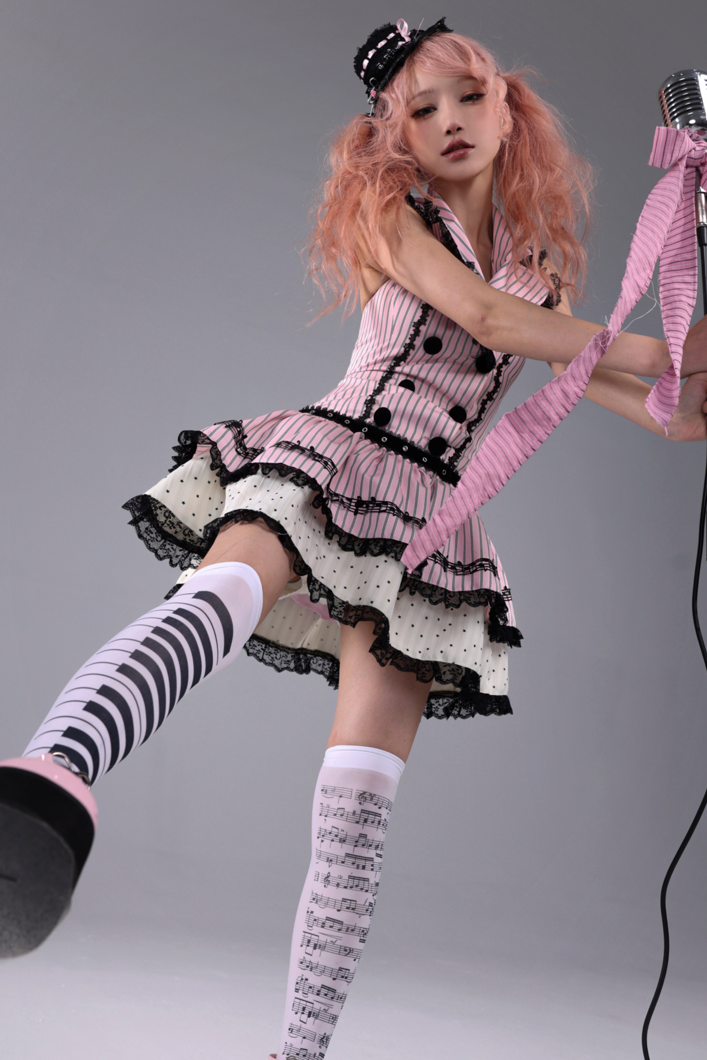 アーシーストライプドパフォーマンスドレス