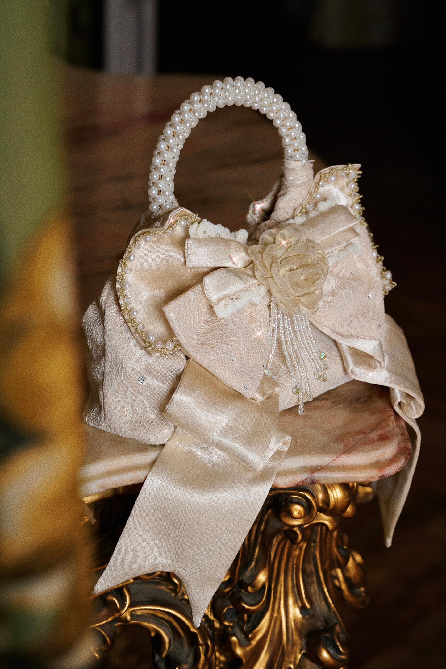 サテンリボンパールハンドバッグ