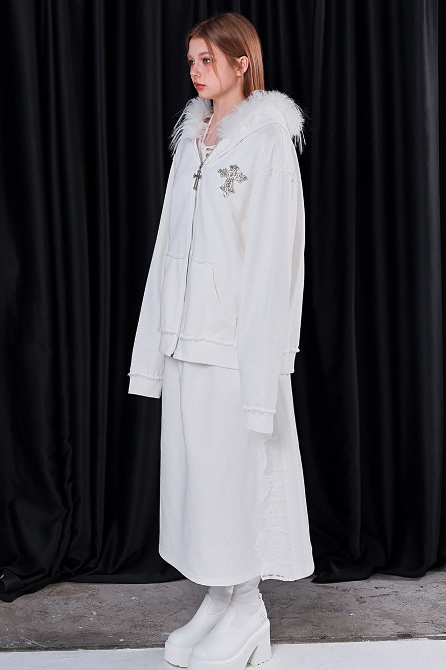 ファーフードモードルーズジップパーカー