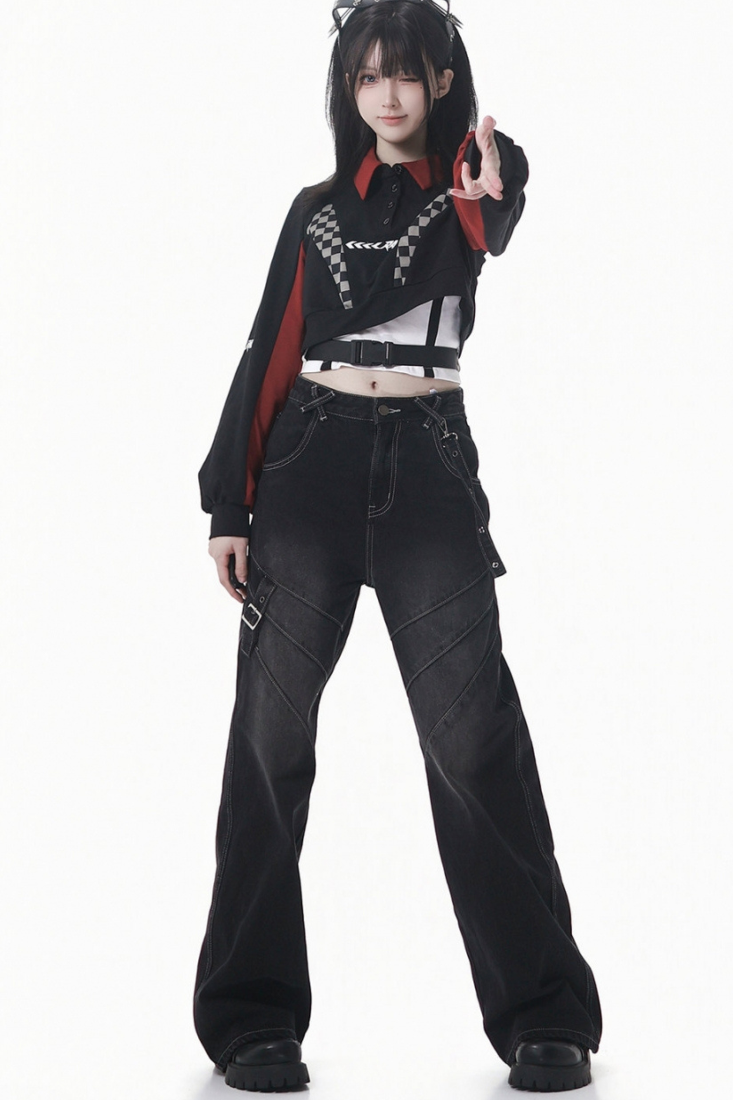 チェッカーボードオートバイジャケット+スウェット+デニムパンツ