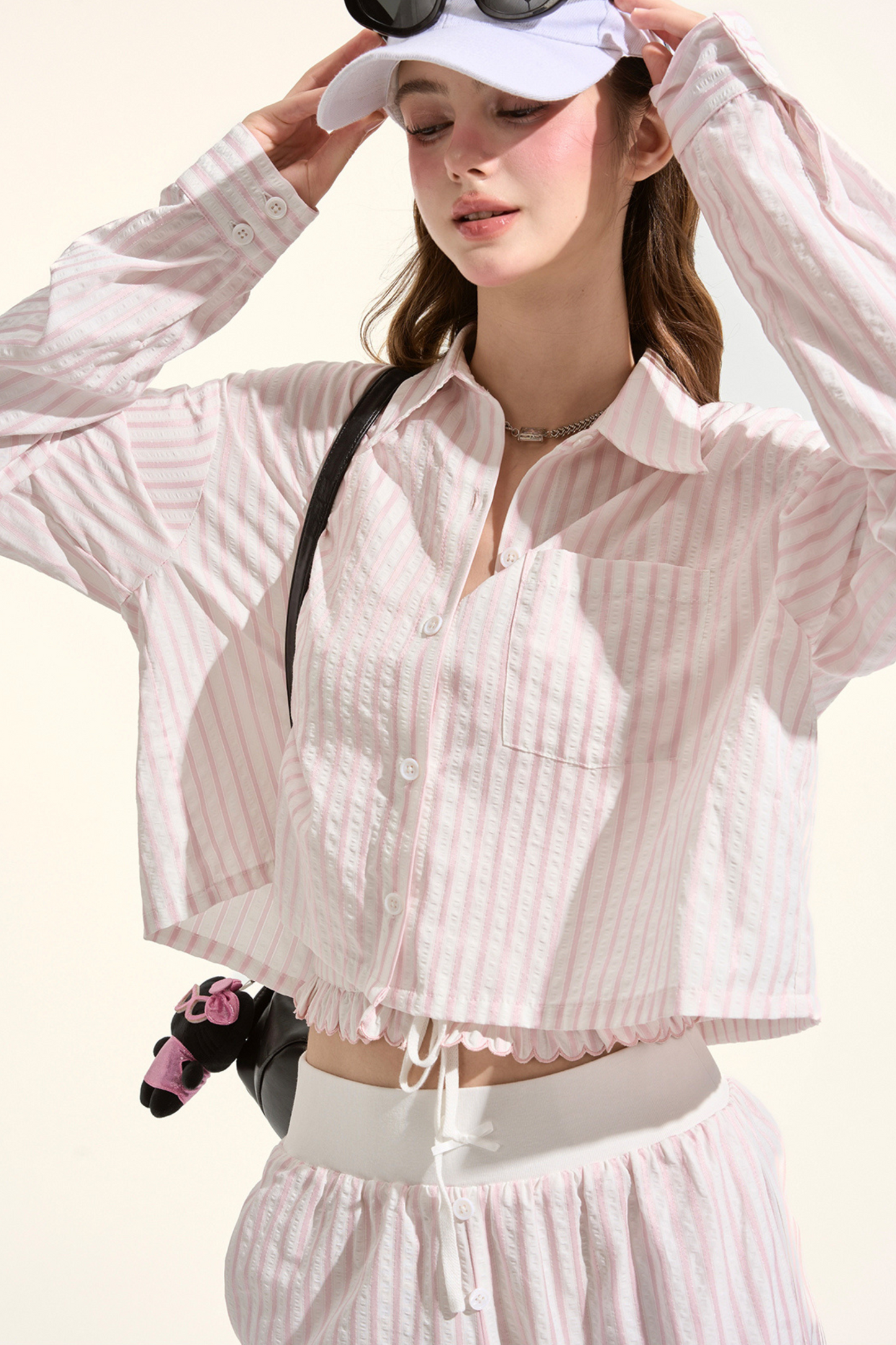 ストライプシャツ+ルーズパンツ+バンドゥ