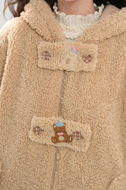 ベアバックルフードファーコート