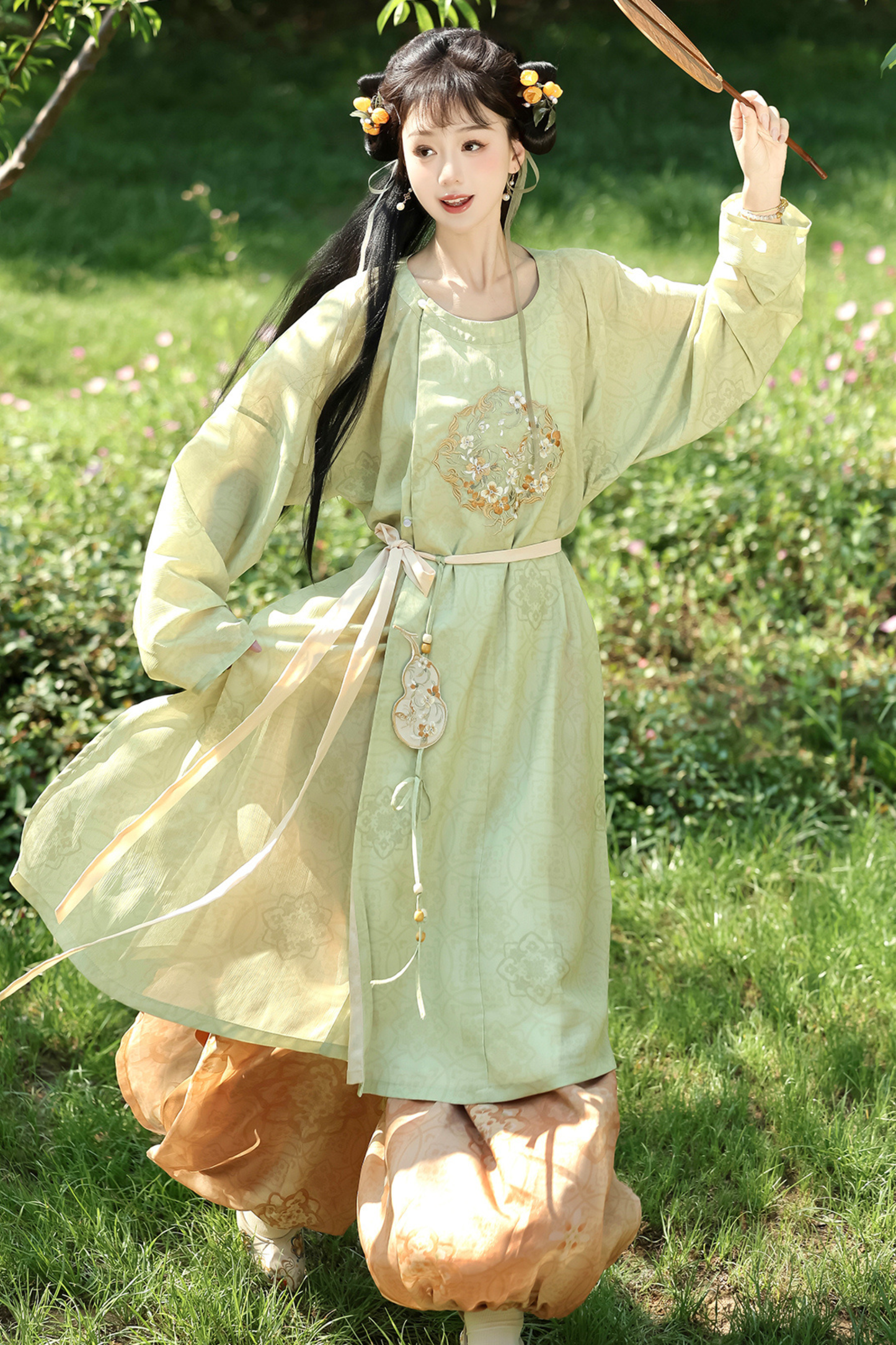 Retro Round Neck Robe China Top + Balloon Pants