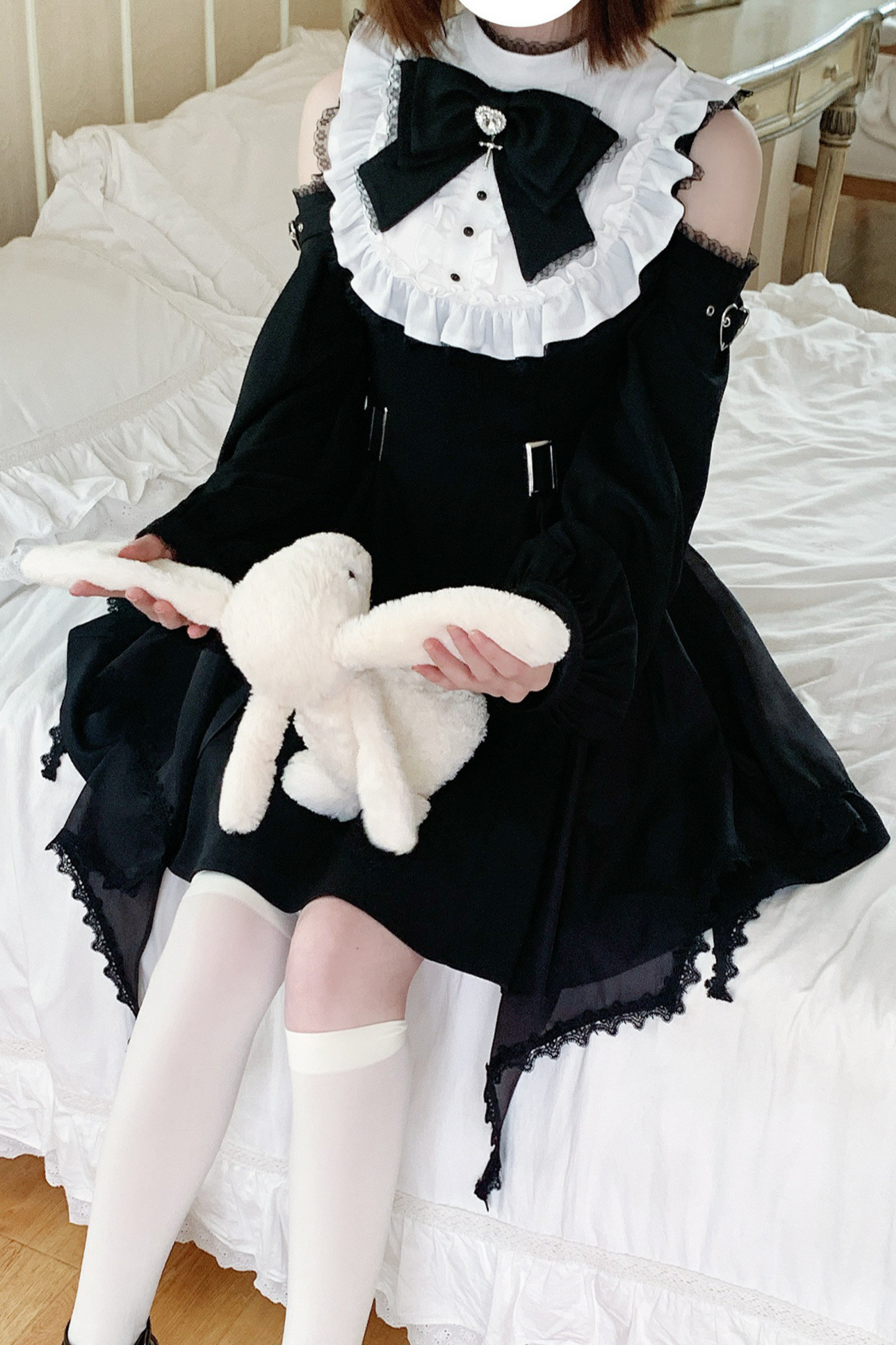 Subculture Dark Lace Off-the-shoulder Dress