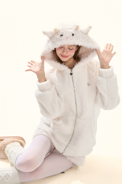 ラムファーフードジャケット+ショートパンツ