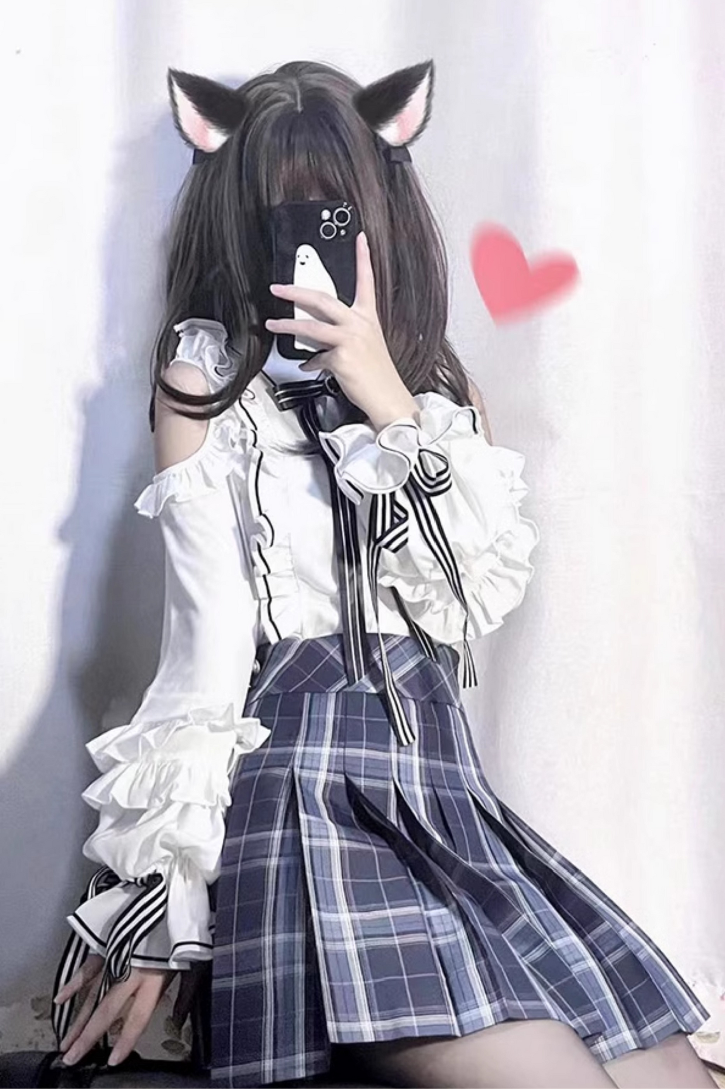 フリルオフショルダーシャツ+チェックスカート+リボン