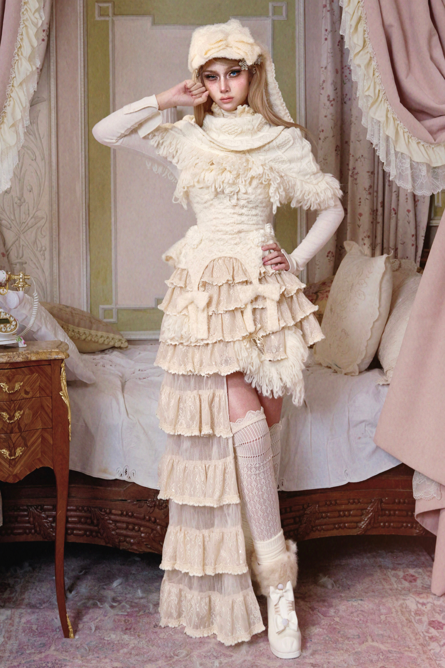 ツイストフリンジニットショートケープ