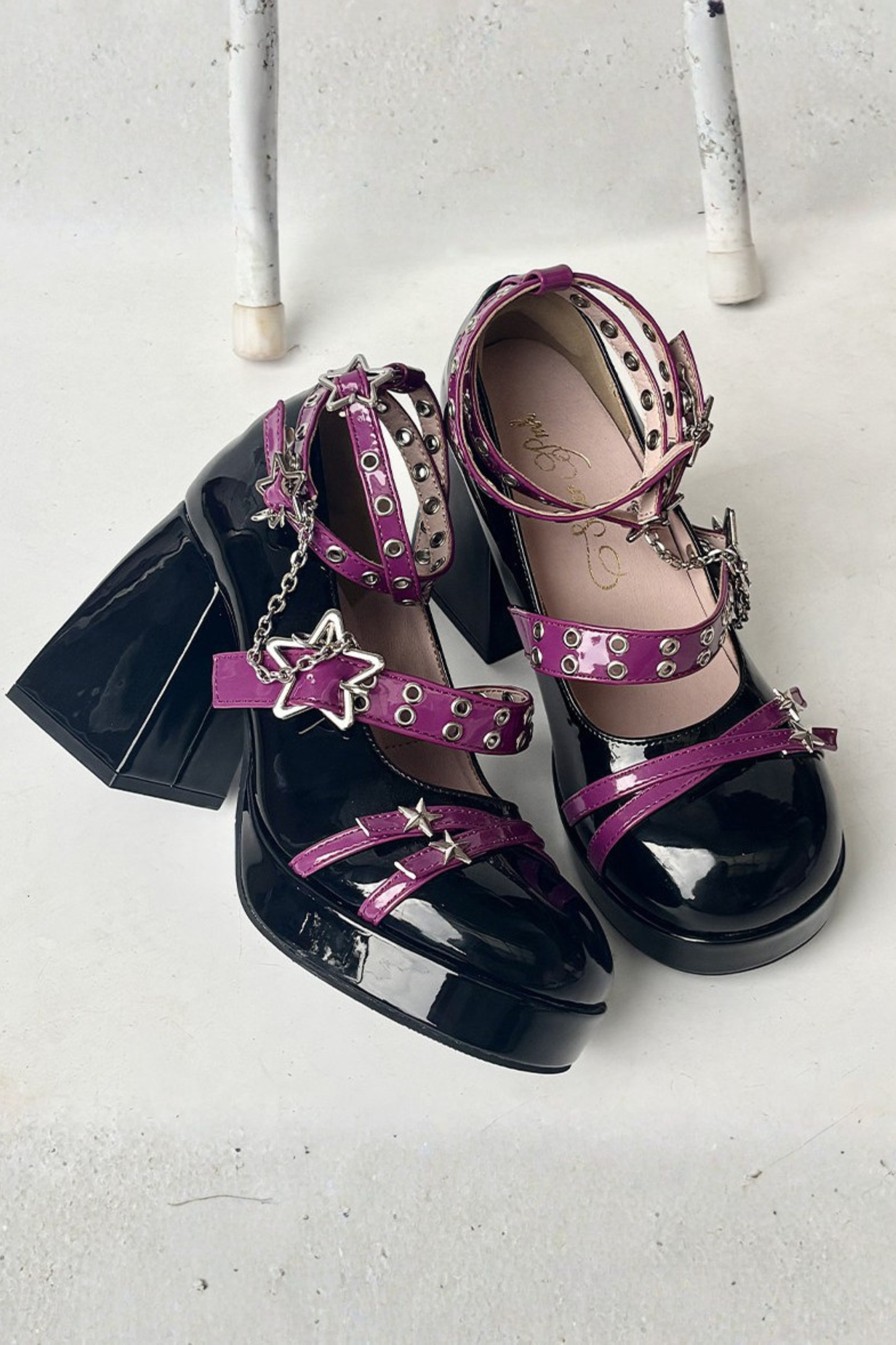スーパーピンクゴシックマリージェーンシューズ