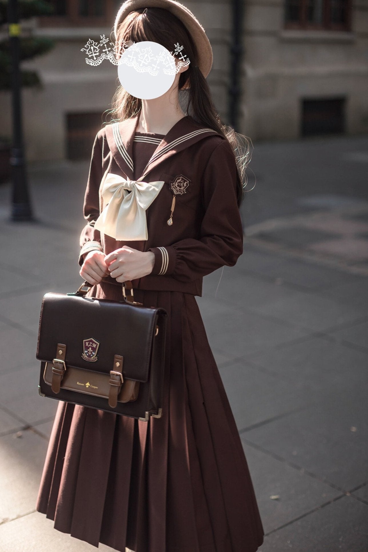 Elegant Walnut Sailor Set