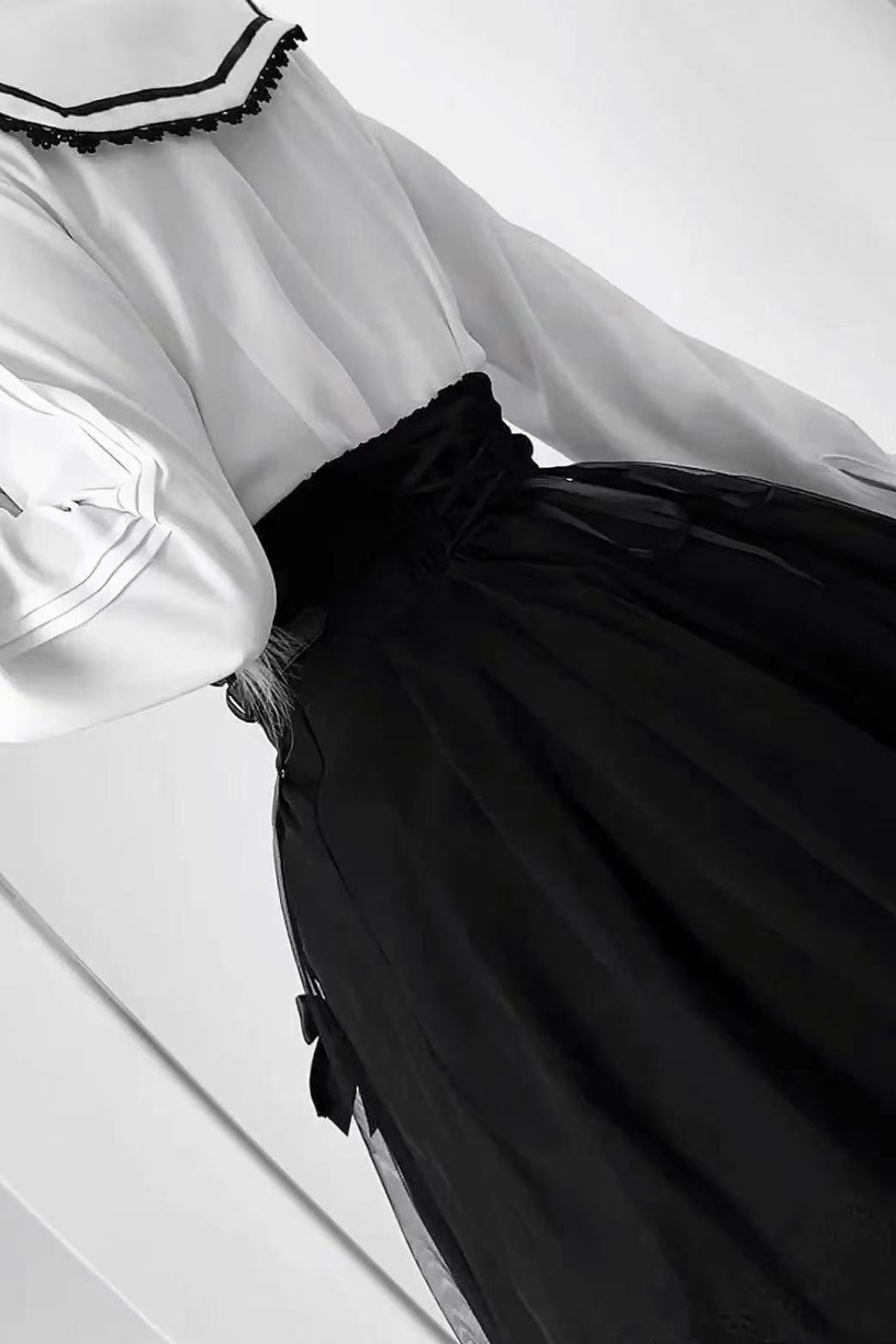 ダークフレンチレースシャツ+スカート