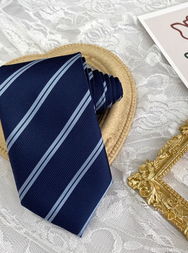 ストライプネクタイ