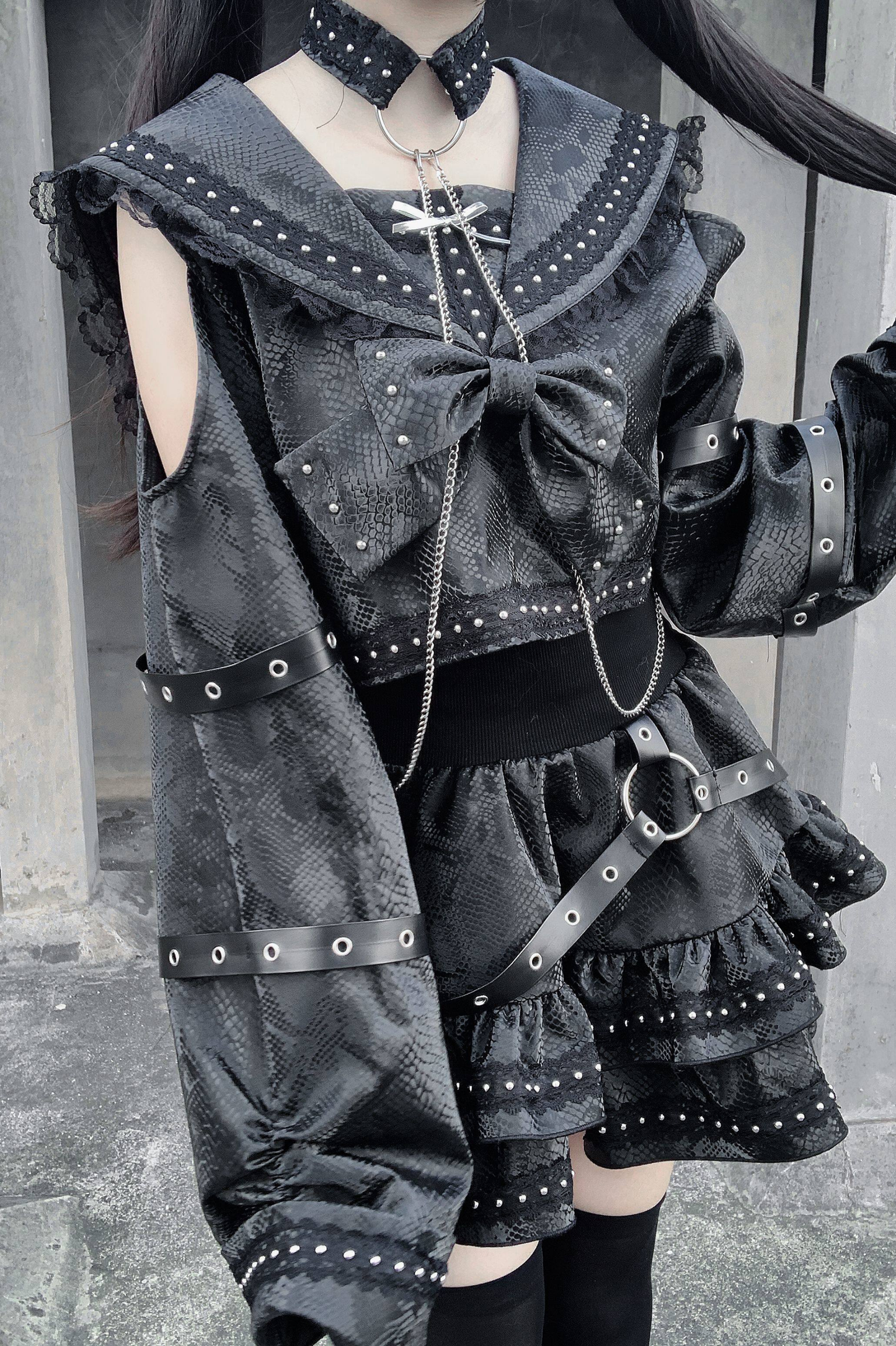 ダークレースアウトフィットトップス+スカート