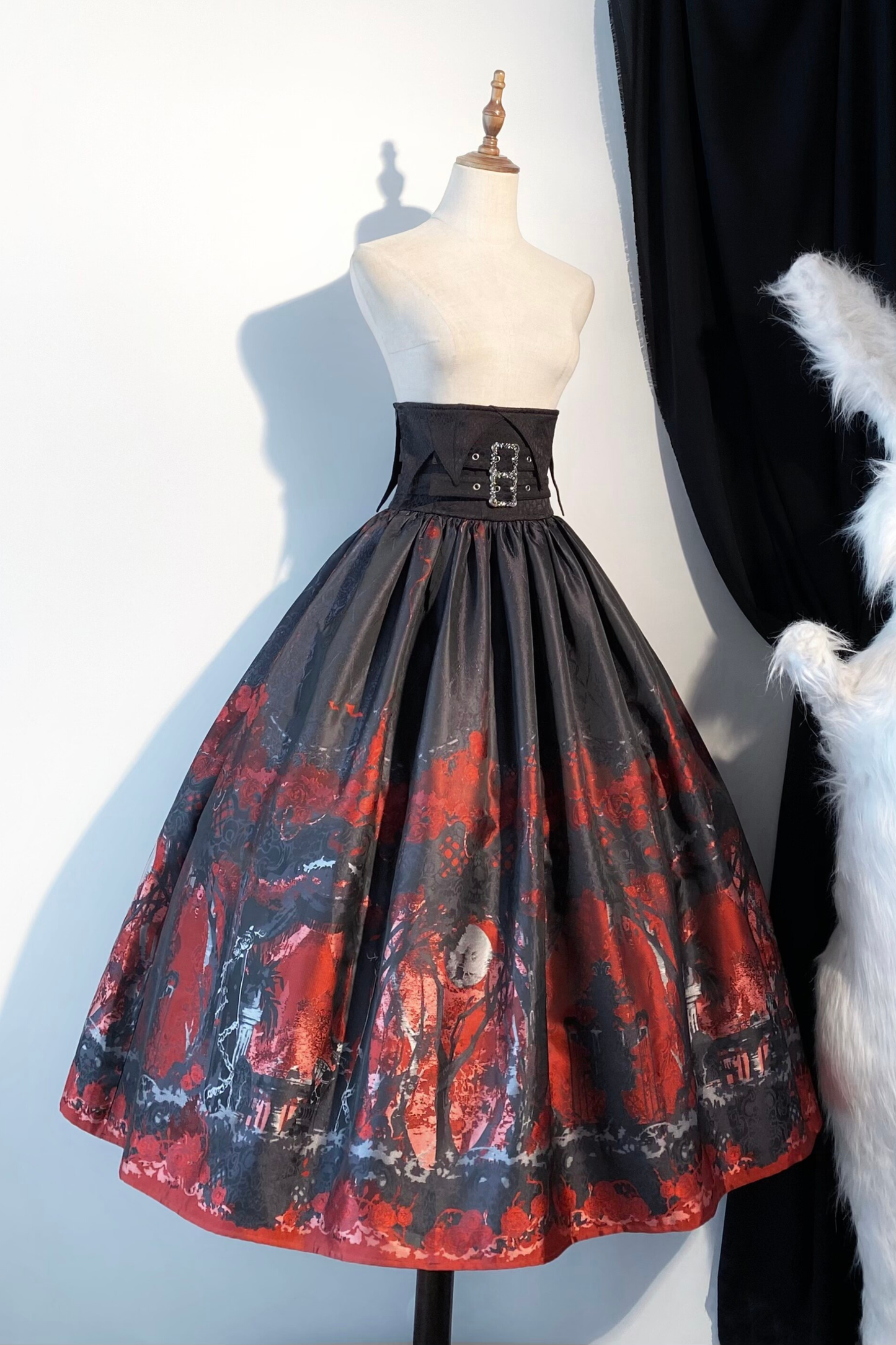 [Vorbestellung bis 29. März] Gothic-Puppen-Trägerrock + ausgestellter Rock