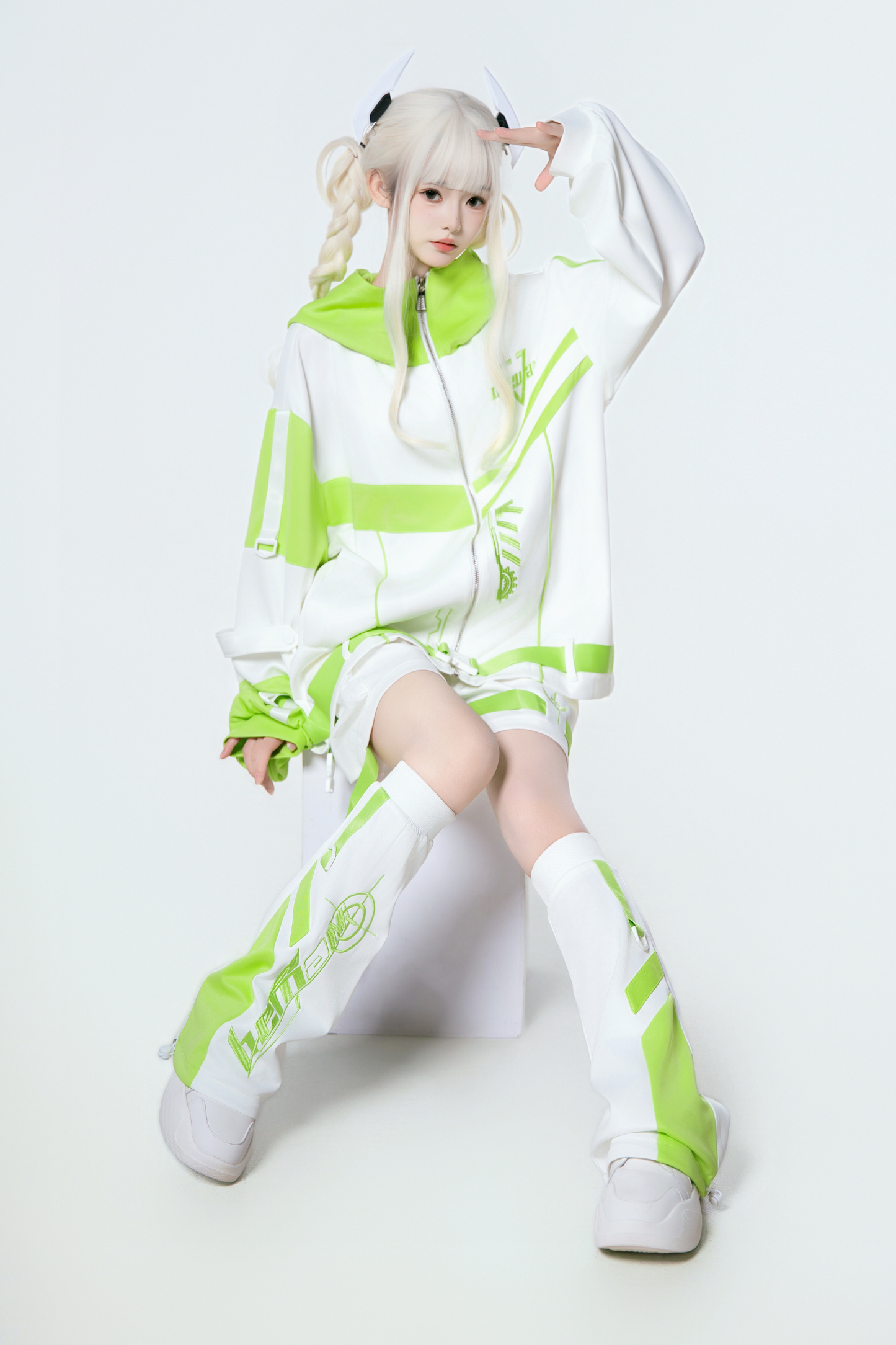 サブカルサイバージャケット+ショートパンツ+レッグカバー