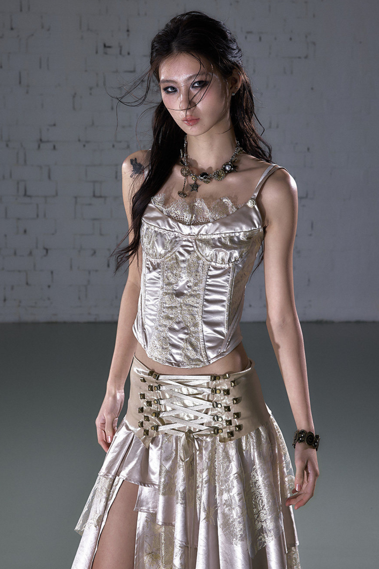 레트로 레이스 새틴 바스티에르 캐미솔