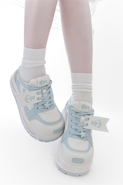 タグデザイン厚底シューズ