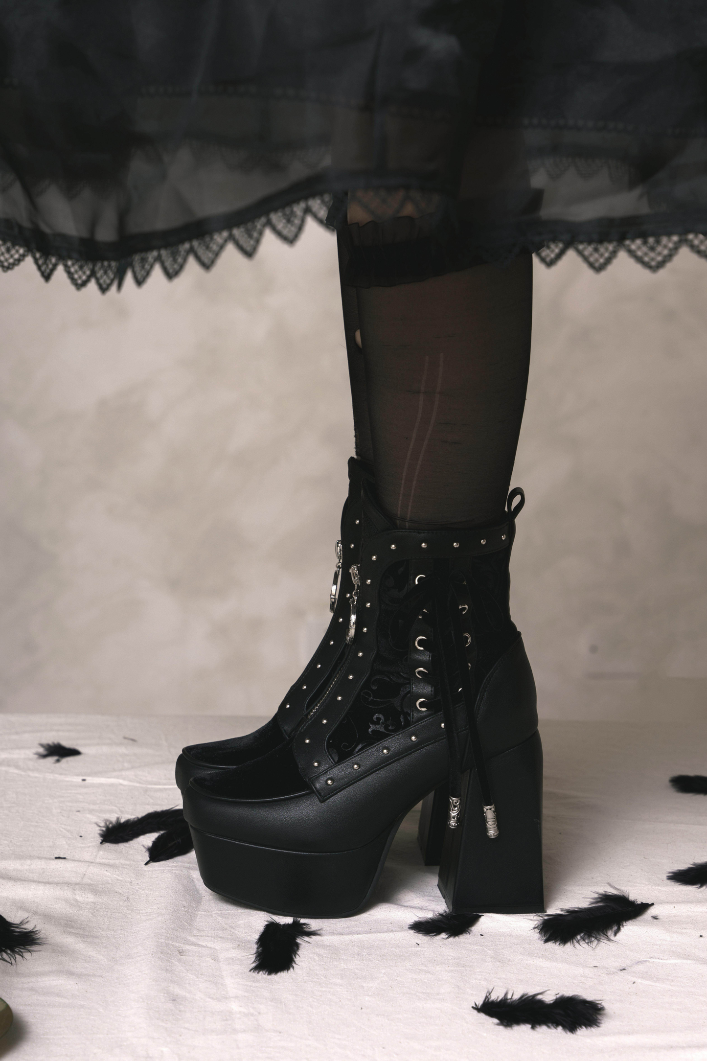 [Vorbestellung bis 18. März] Gothic-Puppen-Schleifen-Stiefeletten