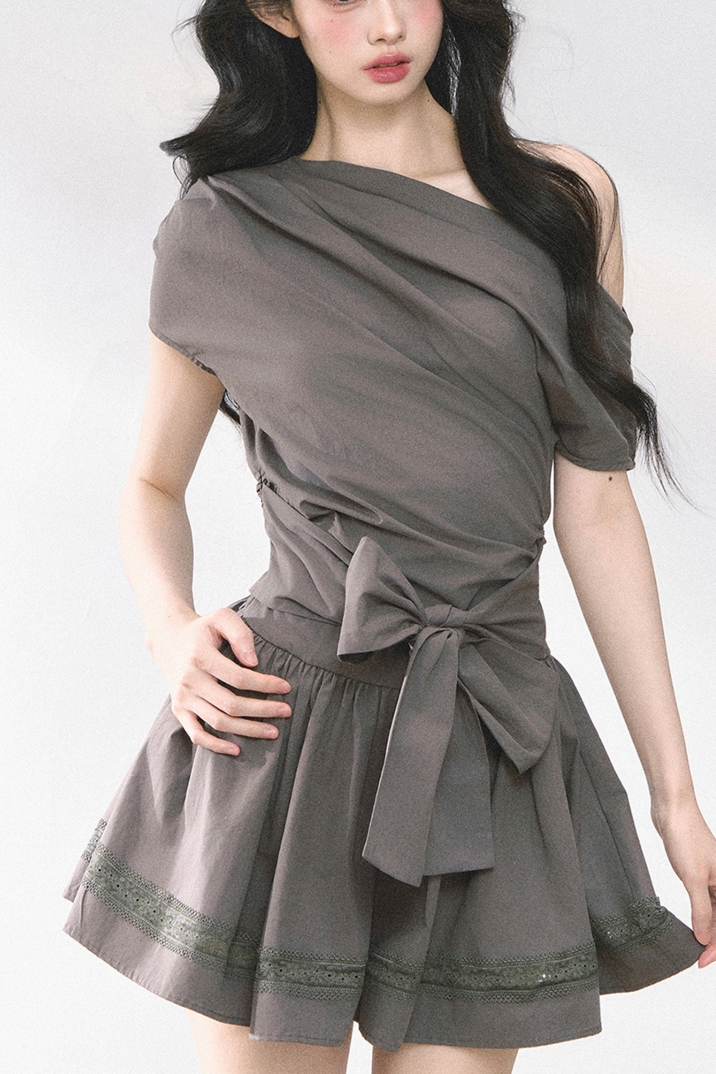 ウエストスリムパフィーオフショルダードレス