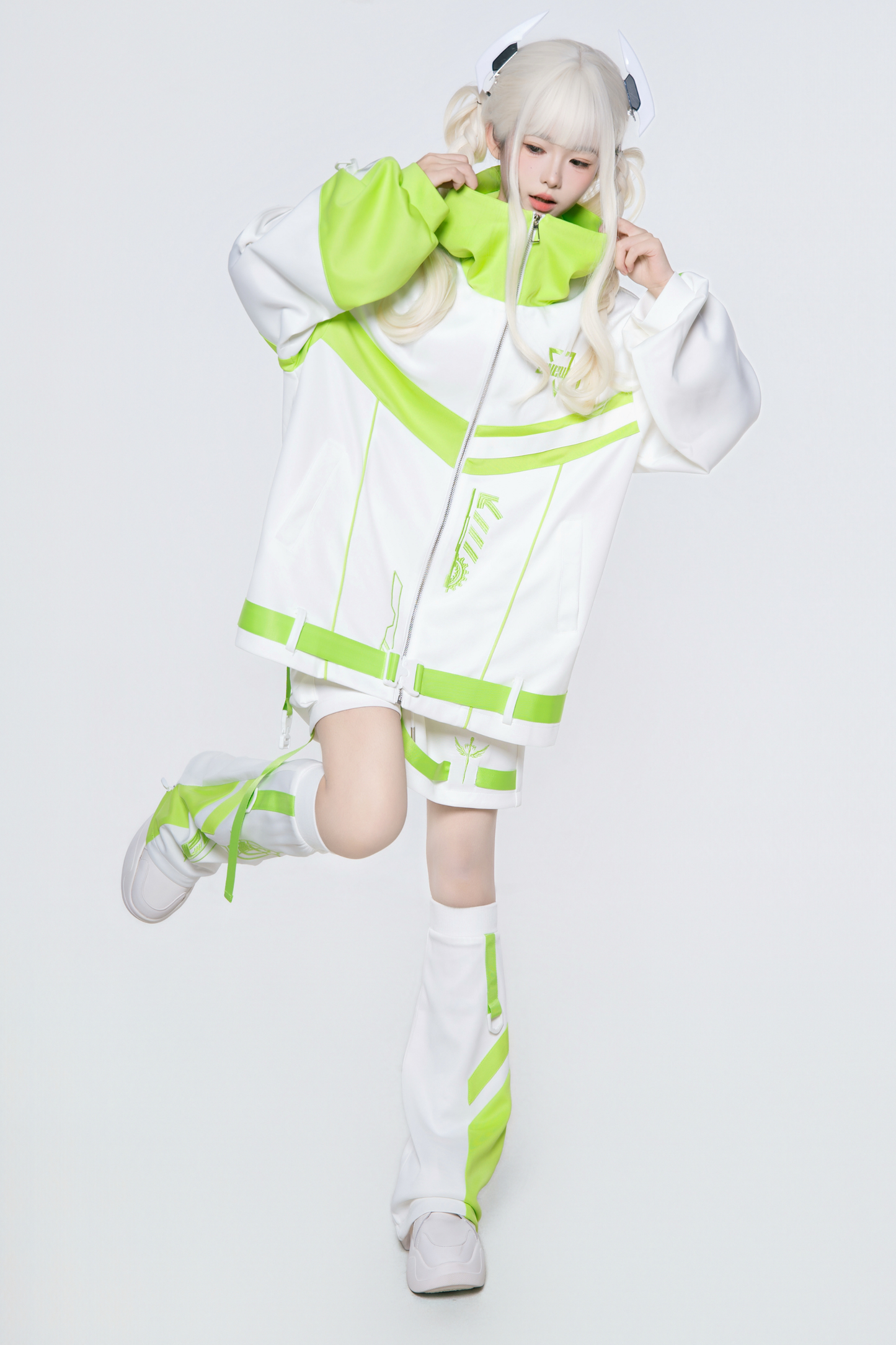 サイバーサブカルジャージジャケット+ショートパンツ+レッグカバー