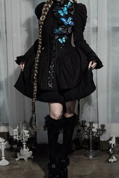 [Reservierungsschluss 14. Oktober] Schwarz-weißes Gothic-Lolita-Minikleid mit Schmetterlingsschleife, Bandkragen und Schnürung am Rücken