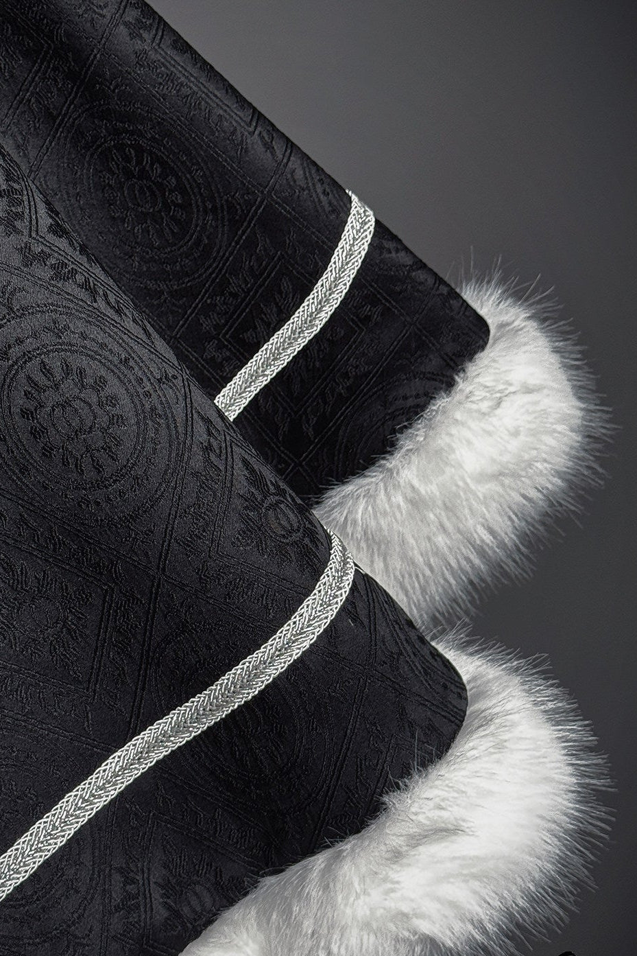 【2月23日予約締切】ドーンブレイカーゴシックミリタリーエポレットファーケープコート