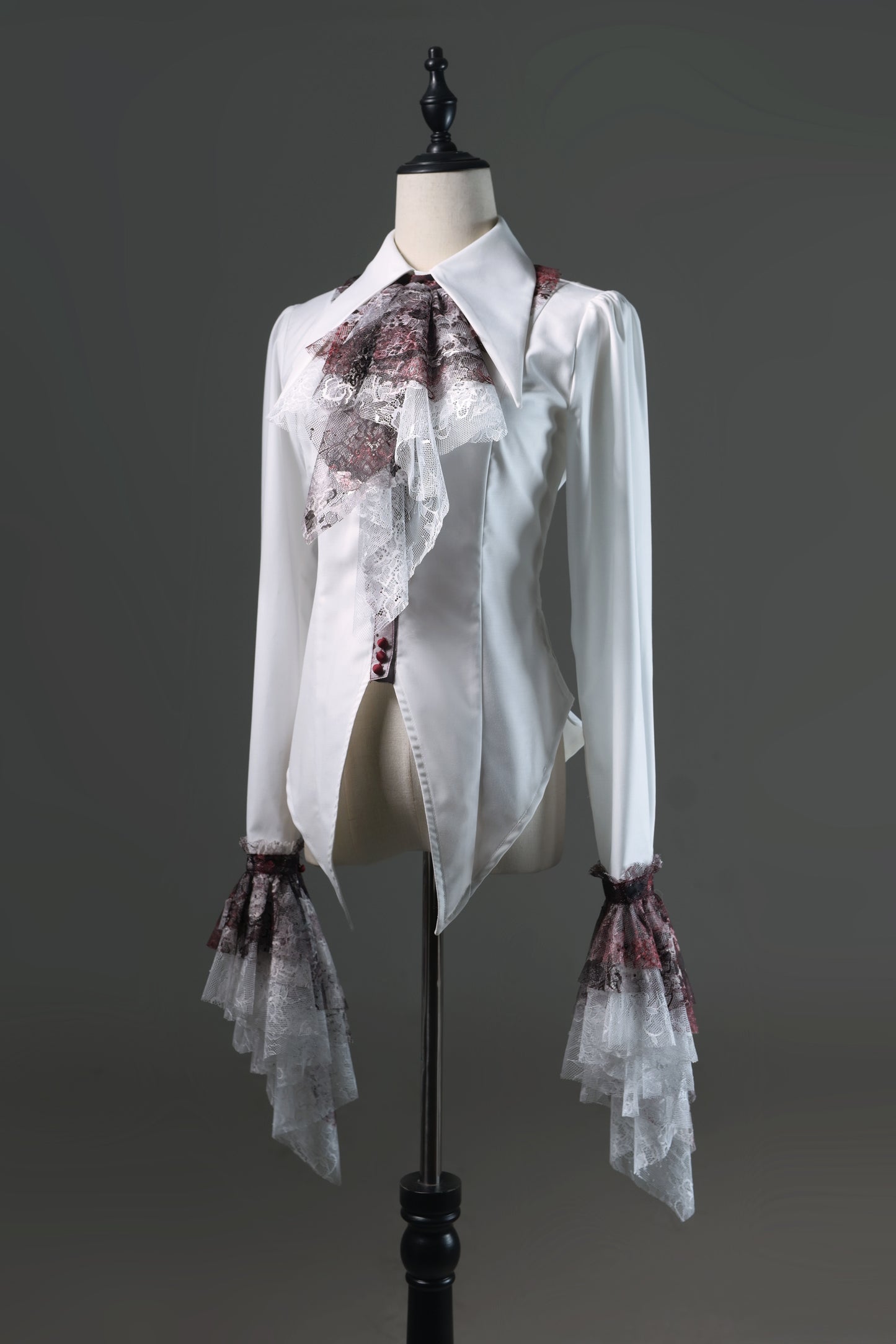 【12月10日予約締切】Bloodstainedピュアホワイトレースポインテッドカラーシャツ