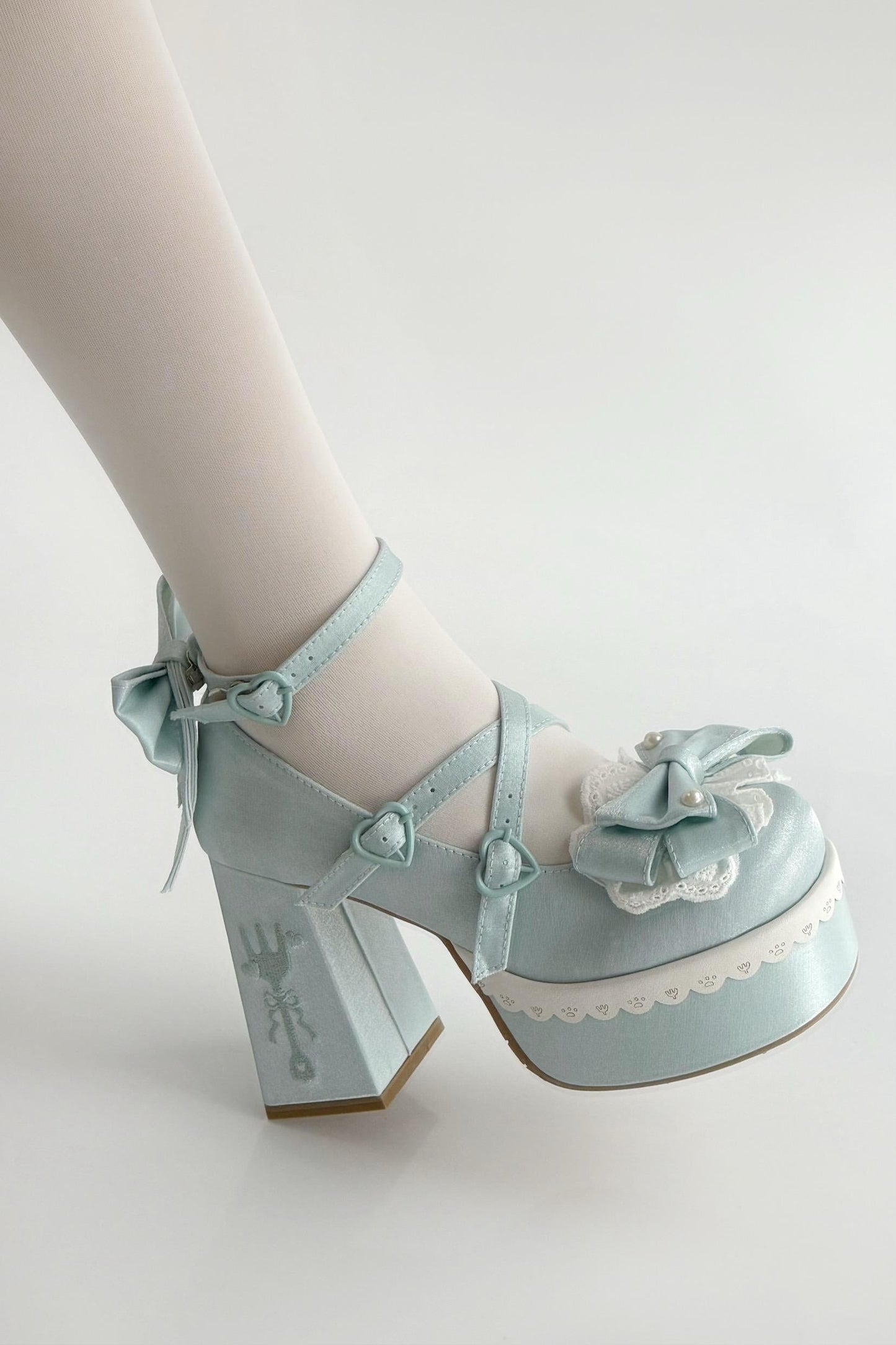 [Mar. 26, 2012 reservation deadline] Tea Time Cute Embroidery High Heels