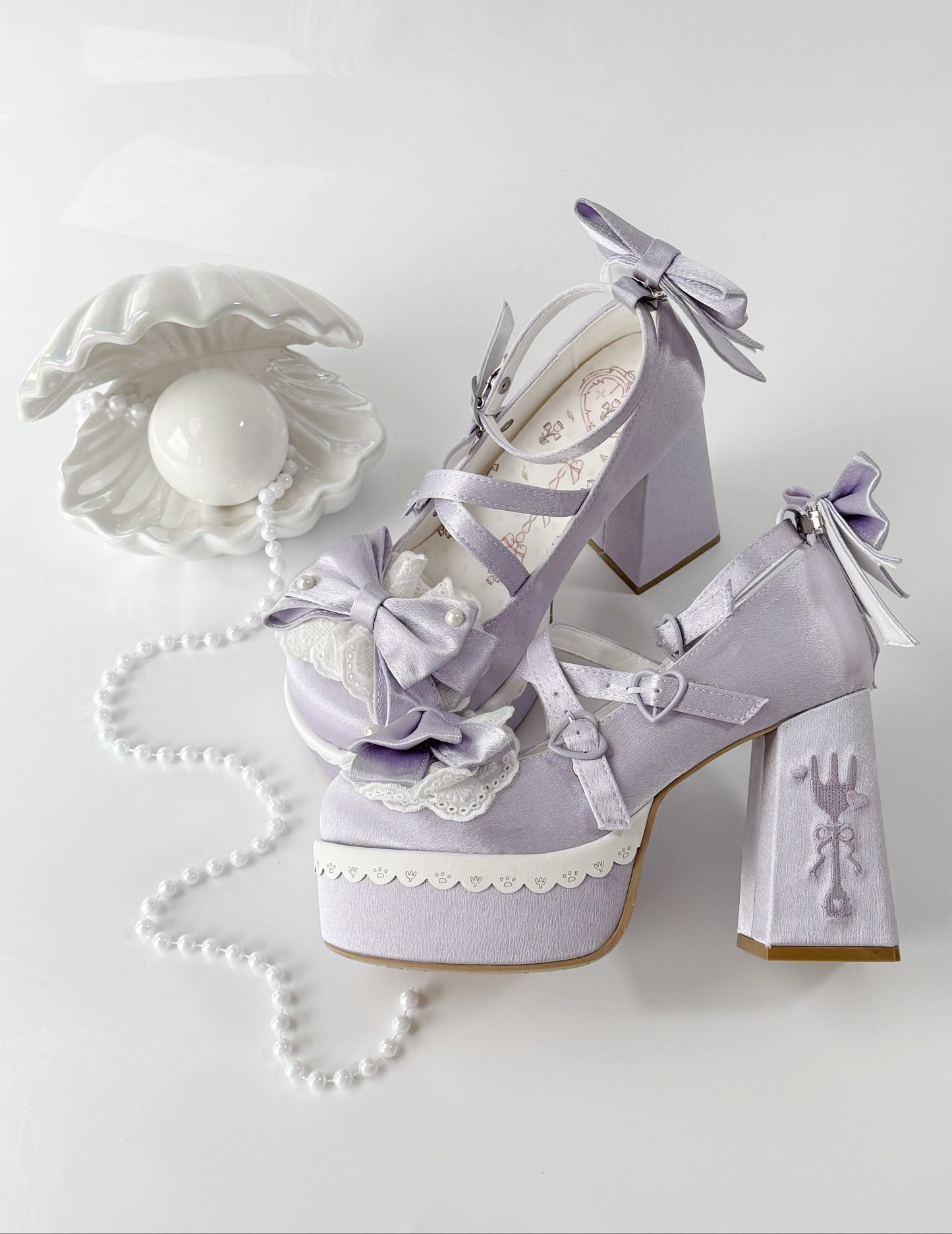 [Mar. 26, 2012 reservation deadline] Tea Time Cute Embroidery High Heels