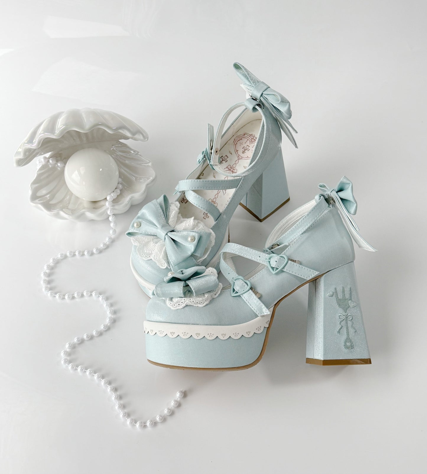 [Mar. 26, 2012 reservation deadline] Tea Time Cute Embroidery High Heels