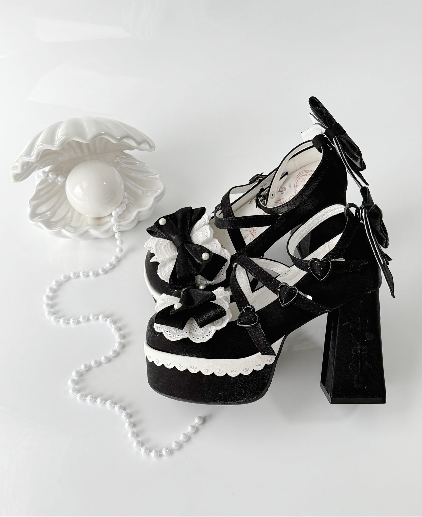 [Mar. 26, 2012 reservation deadline] Tea Time Cute Embroidery High Heels