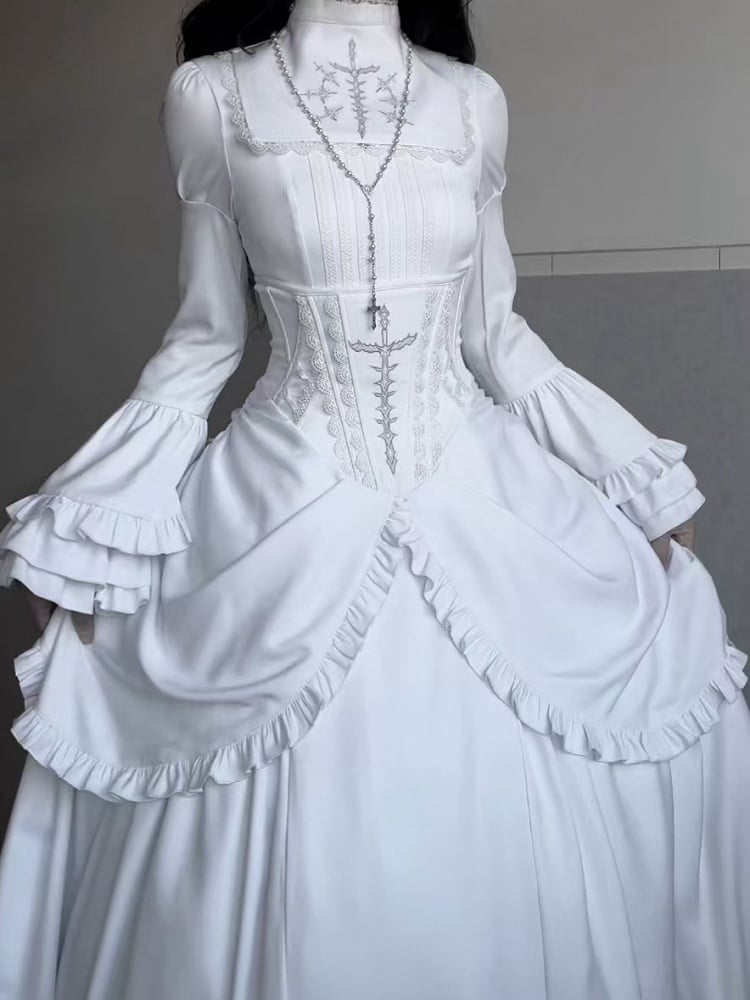 [Termine prenotazione 30 maggio] Abito gothic lolita bianco e nero con maniche svasate + sopragonna a corsetto rialzabile con croci + set completo
