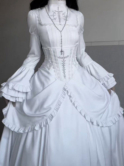 [Termine prenotazione 30 maggio] Abito gothic lolita bianco e nero con maniche svasate + sopragonna a corsetto rialzabile con croci + set completo