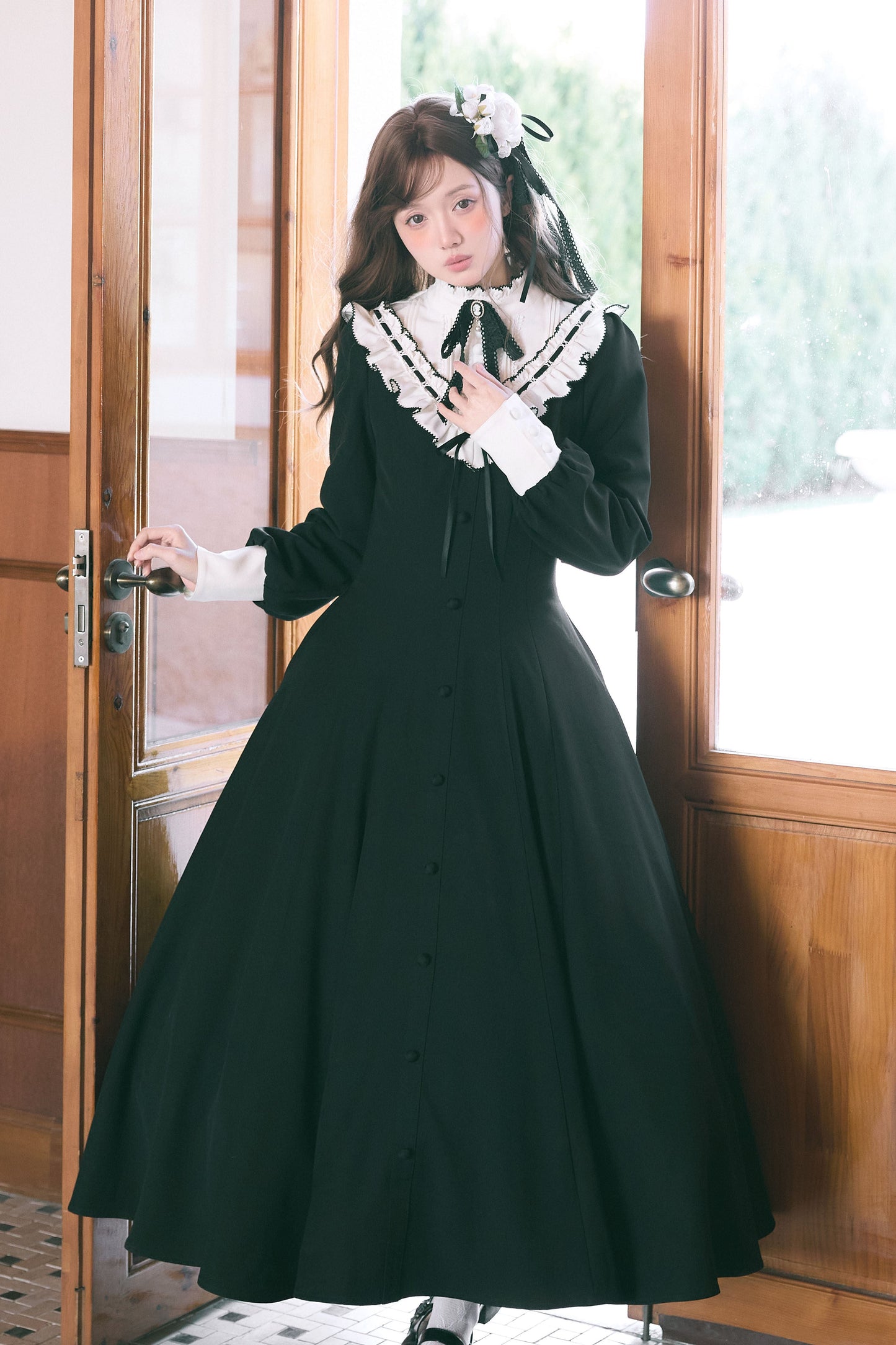 【Reservation deadline February 23】Classic Elegant Series Frill Stand Collar Flare Long Dress