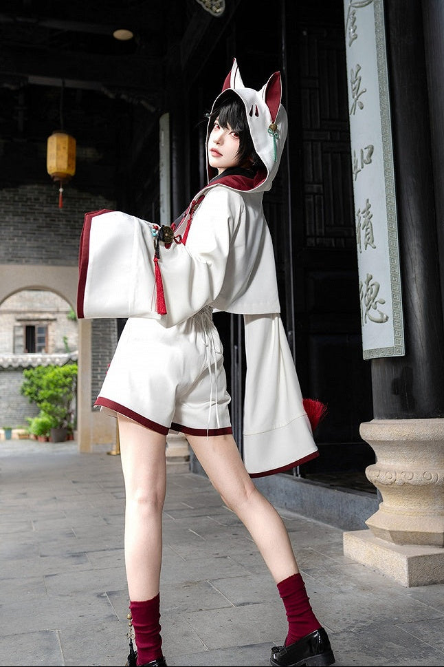 [Reservation Deadline: November 1] White Fox Chinese Fantasy-Style Fox-Ear Hooded Jacket + Black Mandarin-Collar Sleeveless Crop Top + White & Red Fox Shorts