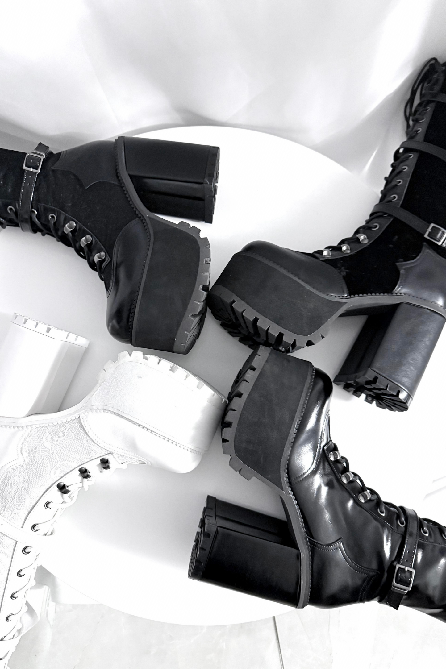 【4月4日予約締切】レースゴシックスエードレースアップブーツ