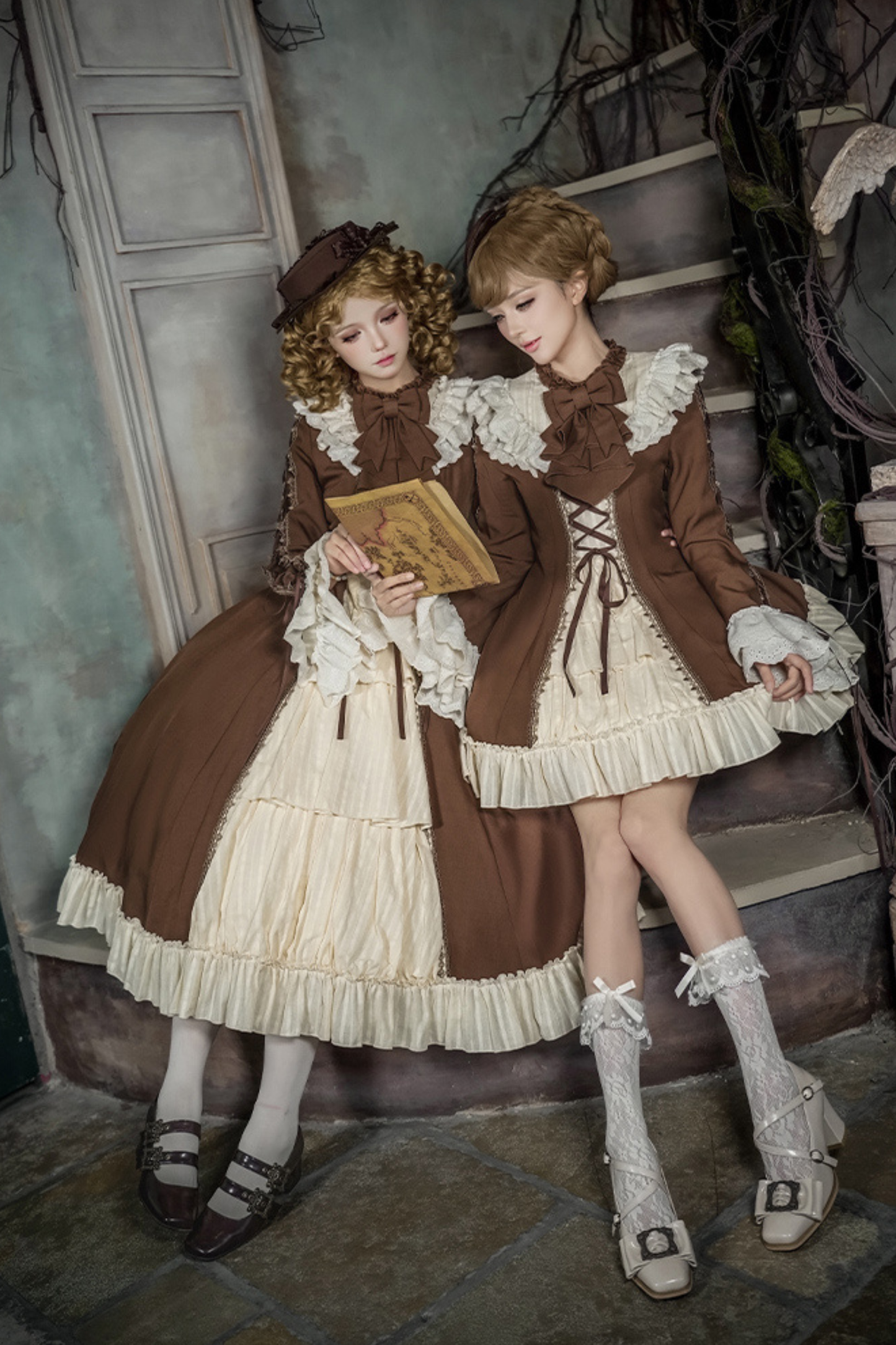 レーススタンドカラーフレアスリーブツインドールロリータドレス+カラー+ハット