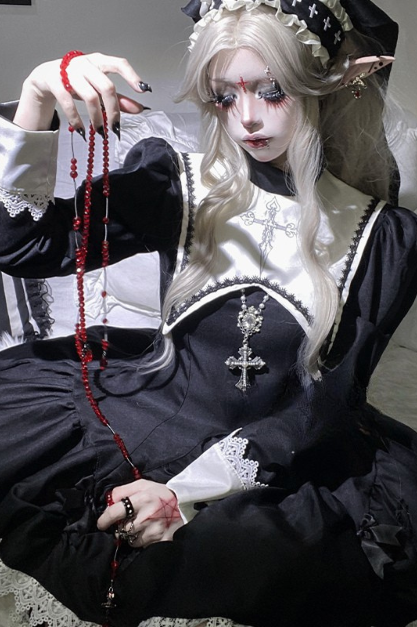 ゴシックメイドロリータドレス