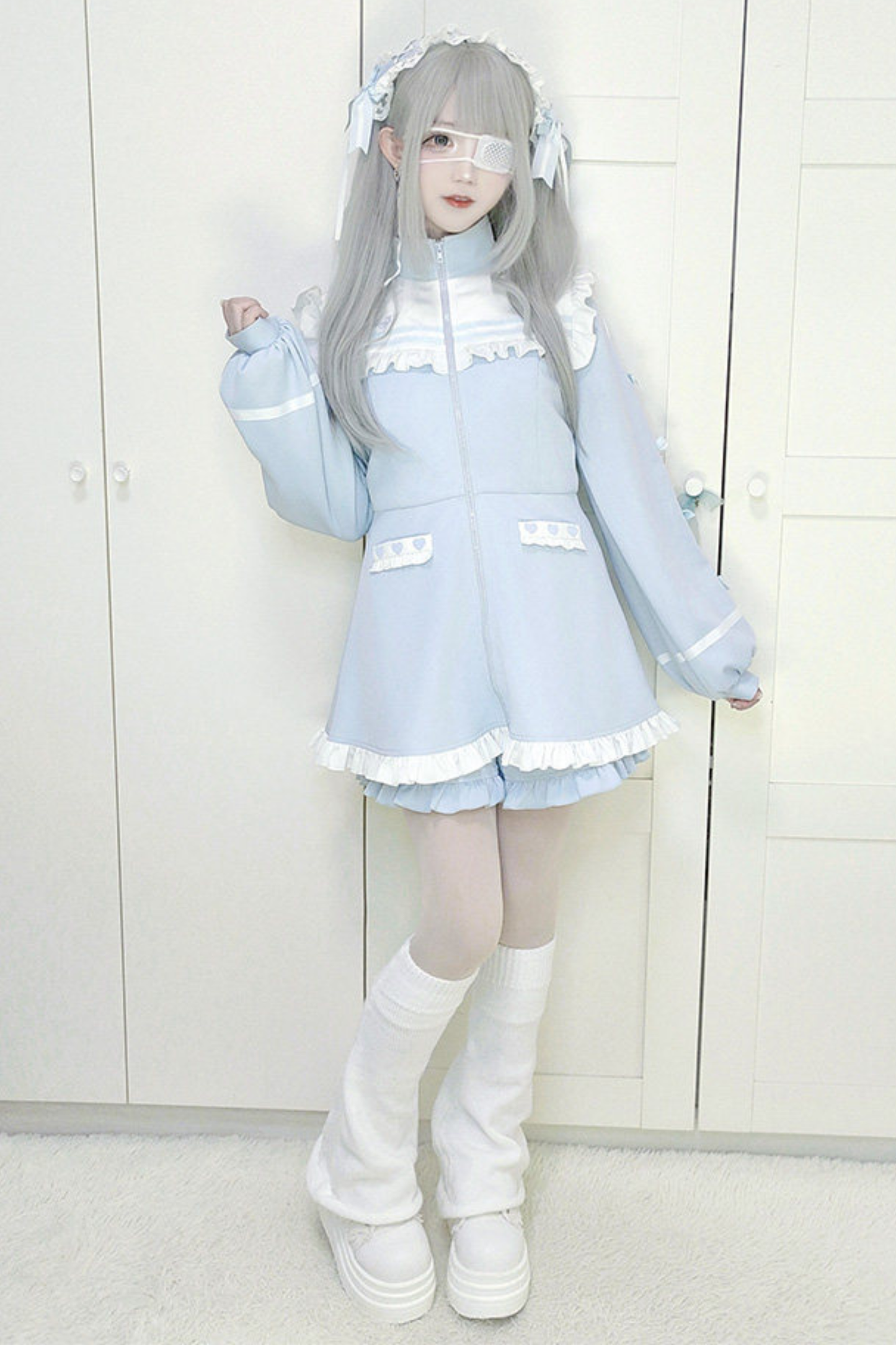 Aqua-Spitze-Jerseykleid + Kurze Hose + Haarband