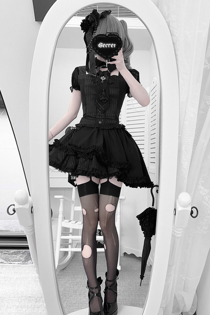 イレブンスナイトパフスリーブトップス