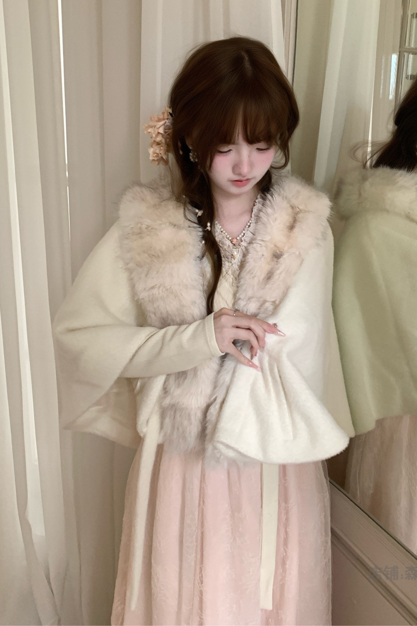 ミルキーファーカラーケープコート