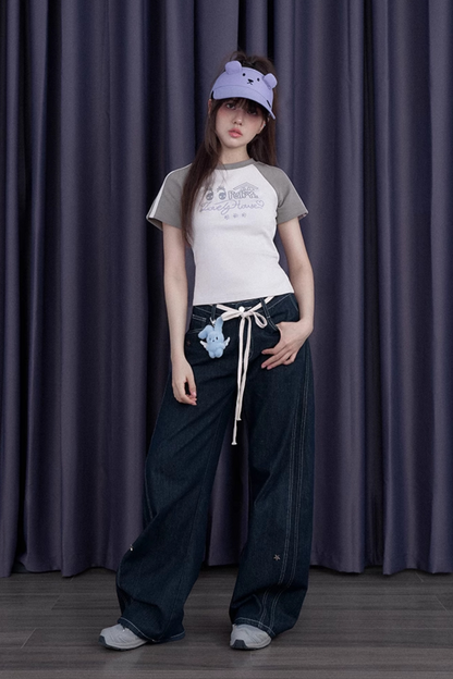 T-shirt bicolore versatile con cucciolo