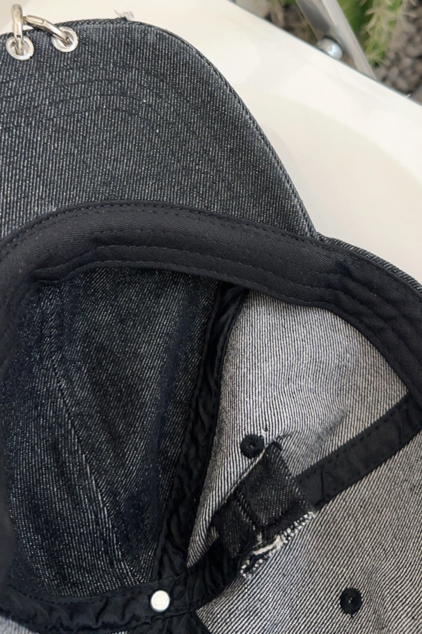 ダークグラフィティデニムラビットキャップ