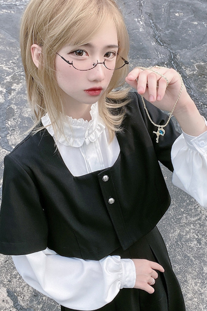 Maria Rüschenhemd + Plisseerock + Kurze Jacke