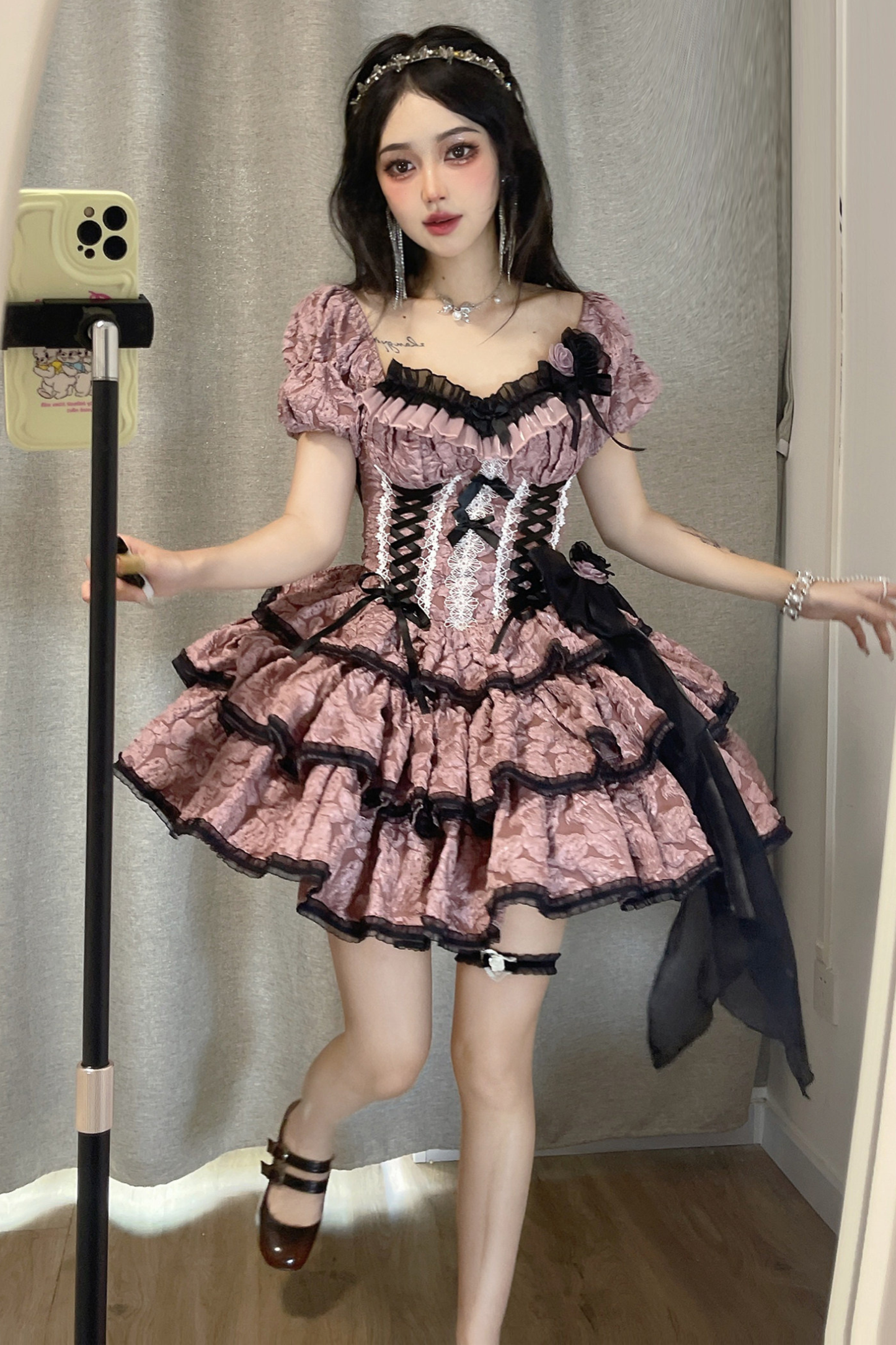 ダークピンクレースアップロリータドレス