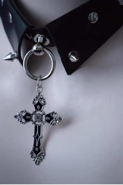 ストレンジクロスチョーカー