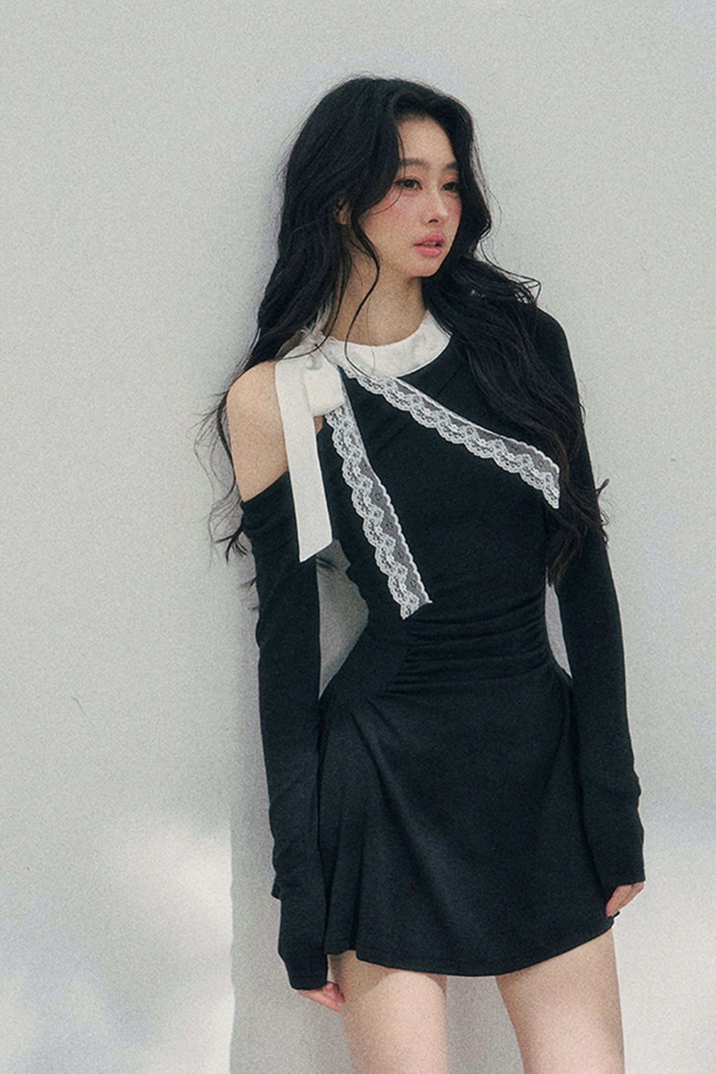 フレンチレースオフショルダードレス