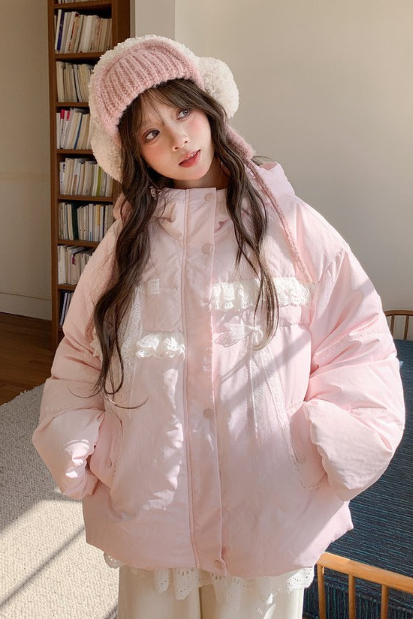 レースフード付きダウンジャケット