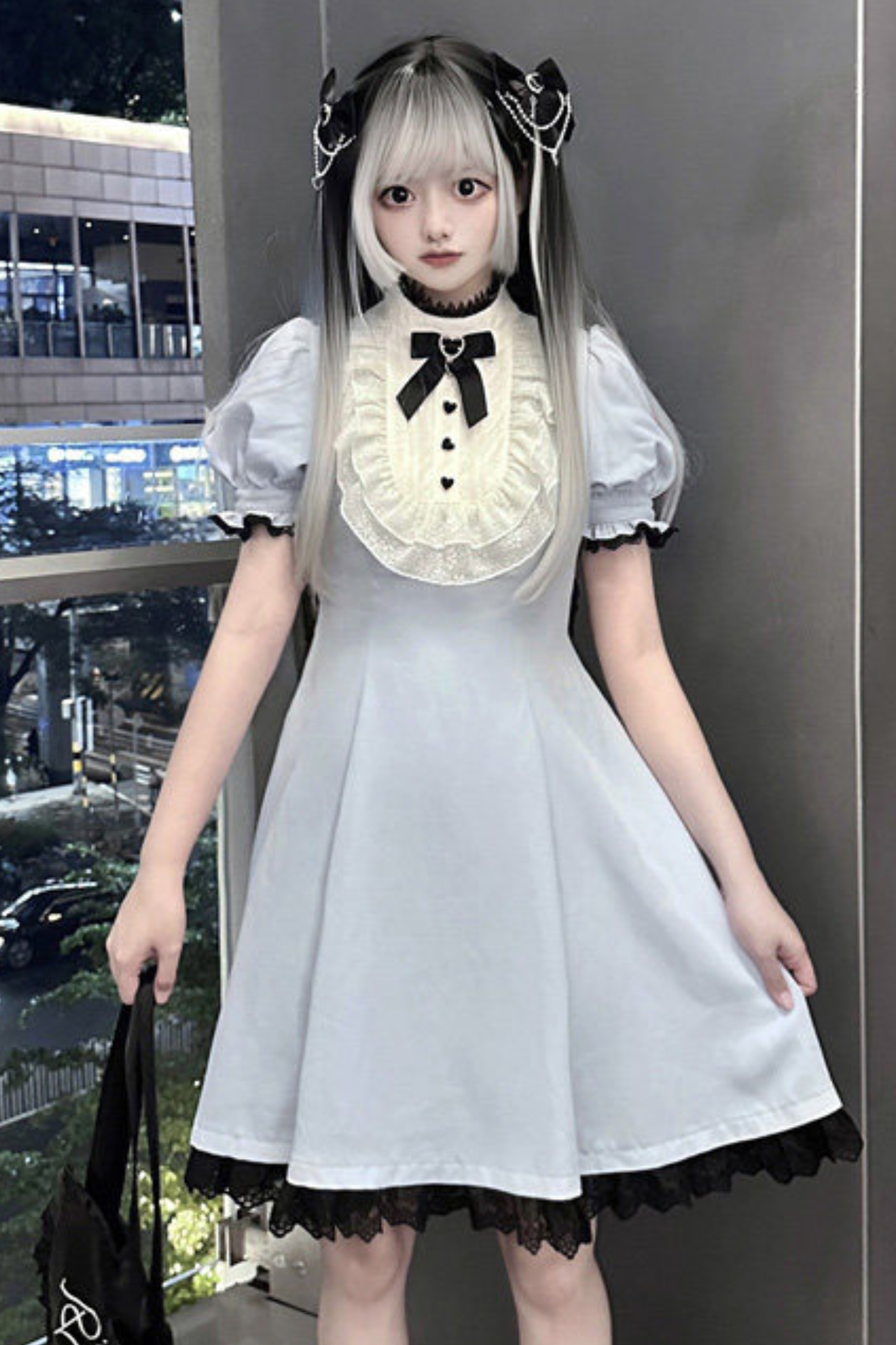 Kleid mit Spitzenpuffärmeln + Schleifen-Haarklammer