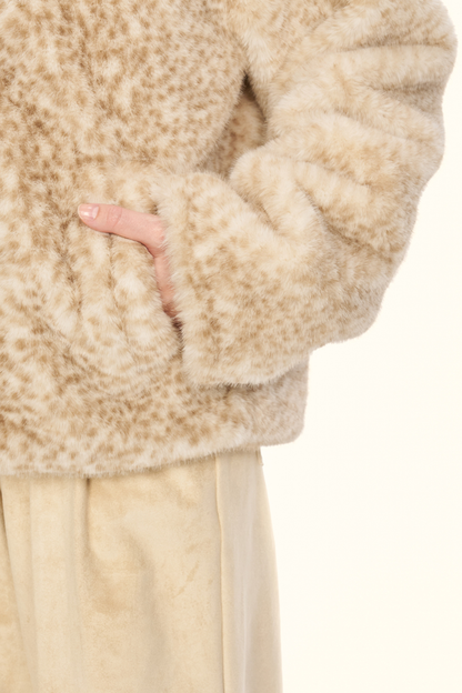 リトルミルクレオパードリボンフードコート